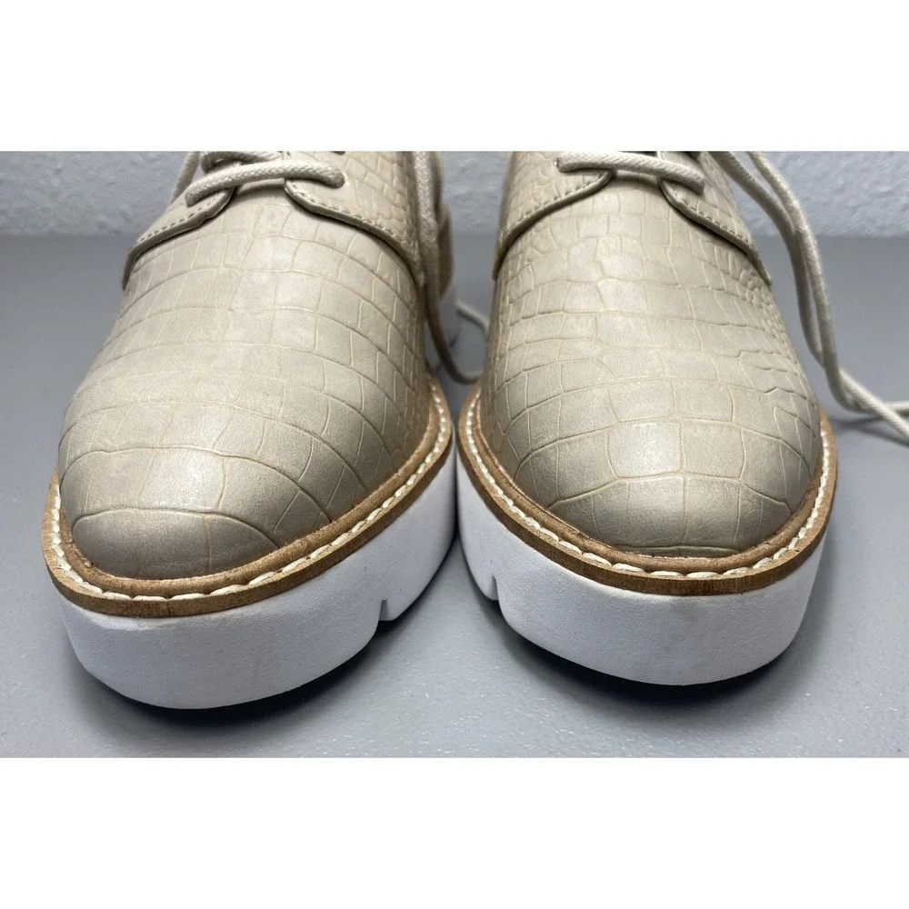 Steve Madden Women's Size 8.5 Wrenley Wedge Oxford Taupe Lace Up Shoes